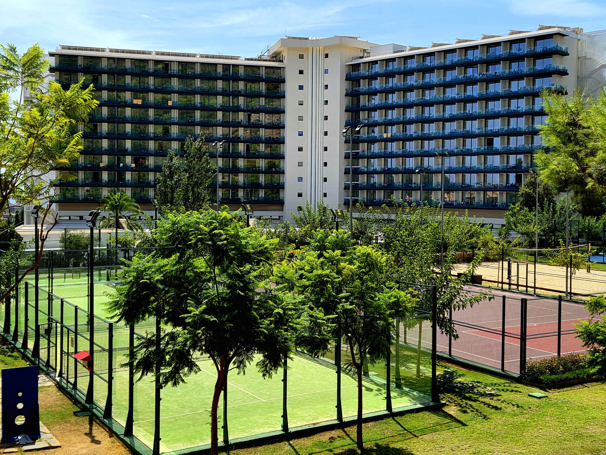 Terrains de padel au pied du Club Med Magna Marbella